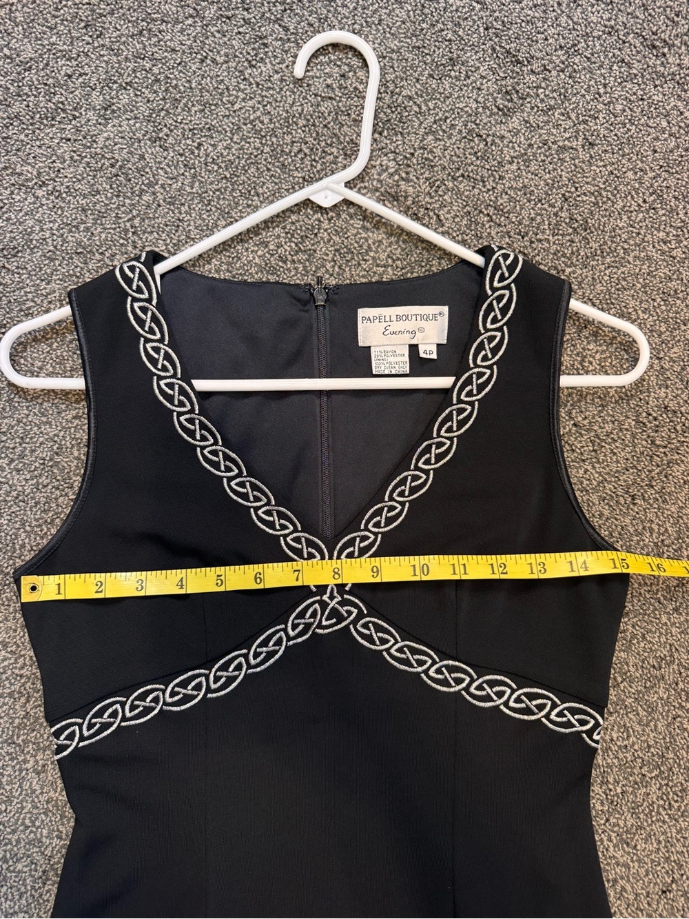 Papell Classic Black VNeck Sheath SleevelessDress Silver Trim Back Zipper Sz 4P - Picture 9 of 11